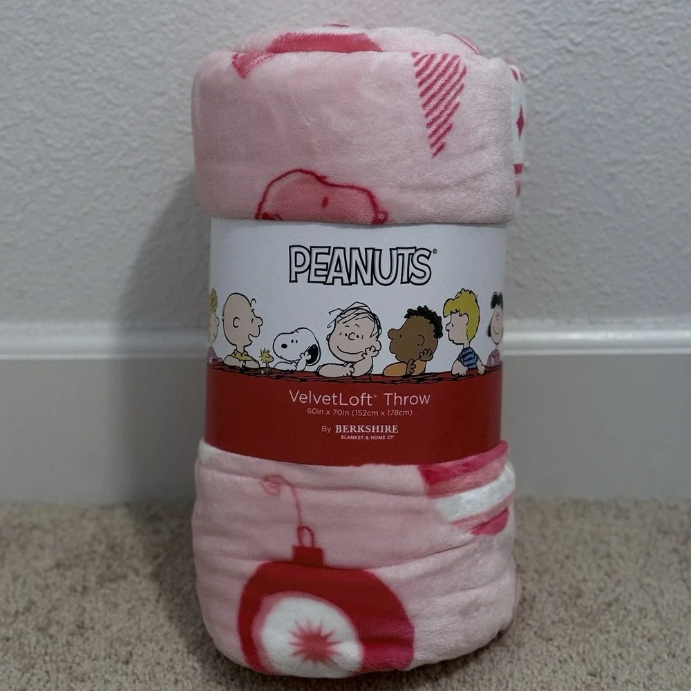 Peanuts Snoopy Mid Century Pink Christmas Berkshire Throw Blanket 60